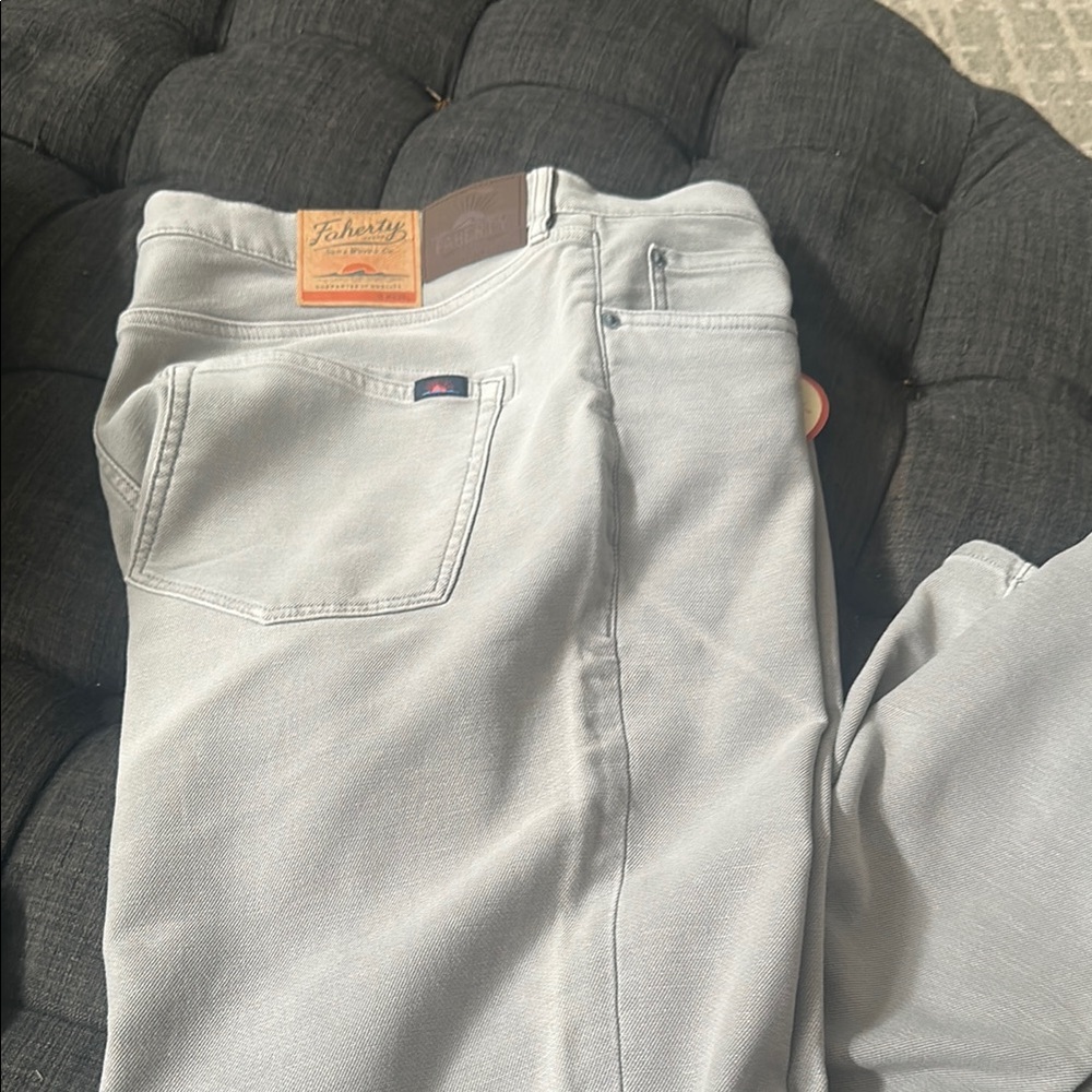 Faherty Gray Denim Jeans Modern Versatile Style size 38x32.